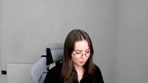 Snapshot of mary_wave_ chatting on 23, 4, 2026 Alice online show from 23, 4, 2026