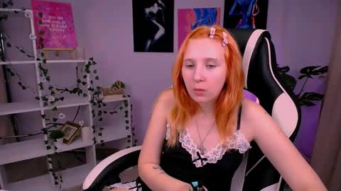 Snapshot of marylanee chatting on 8, 10, 2025 Mary online show from 8, 10, 2025