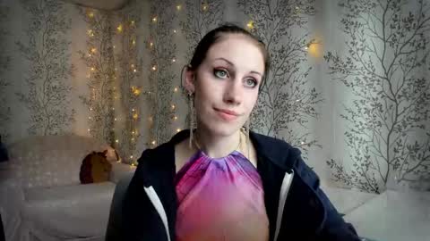 Snapshot of marylou_ chatting on 22, 9, 2025 Mary Lou online show from 22, 9, 2025