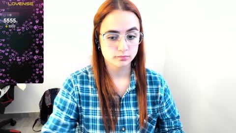 Snapshot of maryluna95 chatting on 5, 2, 2025 Dulce Maria online show from 5, 2, 2025