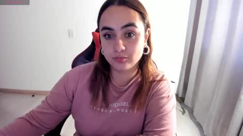 Dulce Maria online show from 16, 4, 2026