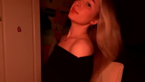 marysik34 online show from 18, 10, 2025