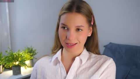 Sunny online show from 6, 3, 2026