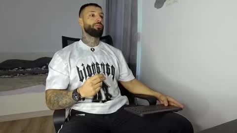 masculineguy69 online show from 15, 10, 2025