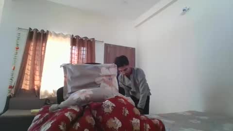 maskboyz2003 online show from 31, 12, 2024