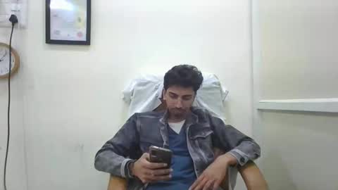 maskboyz2003 online show from 6, 2, 2025