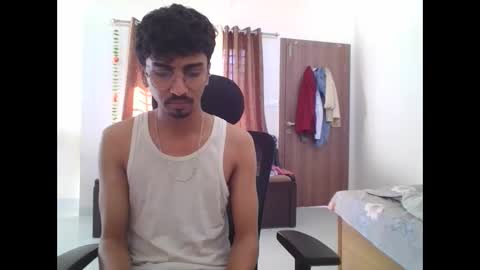 maskboyz2003 online show from 17, 2, 2025