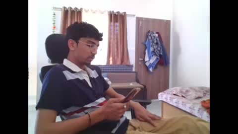 maskboyz2003 online show from 4, 3, 2025