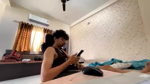 maskboyz2003 online show from 8, 10, 2025