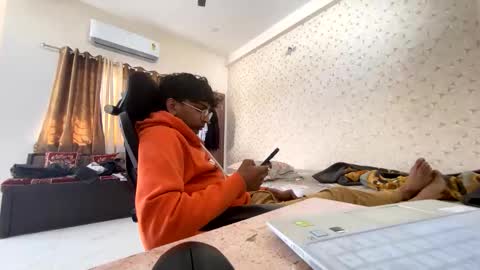 maskboyz2003 online show from 13, 11, 2025