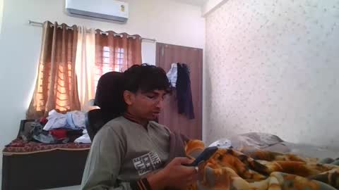 Mask Boy online show from 16, 11, 2025