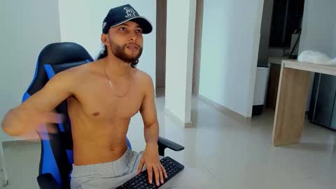 Snapshot of massatgeserotics chatting on 26, 10, 2025 I Am Odin  online show from 26, 10, 2025