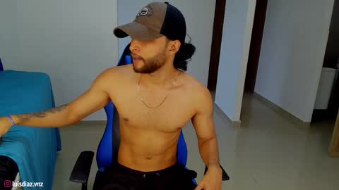 Snapshot of massatgeserotics chatting on 29, 10, 2025 I Am Odin  online show from 29, 10, 2025