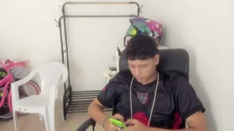 Snapshot of master_billy1 chatting on 17, 6, 2026 master_billy1 online show from 17, 6, 2026