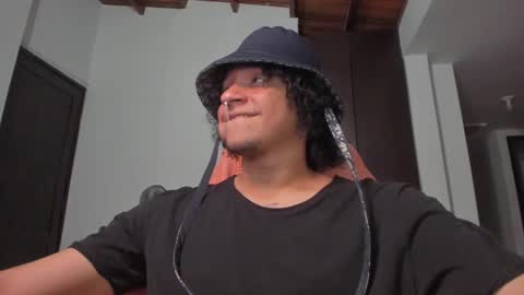 Snapshot of masterjuanc chatting on 6, 1, 2025 Juan Independent Model online show from 6, 1, 2025