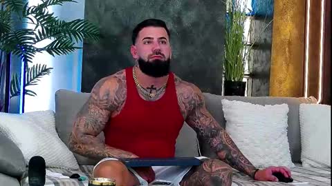 Snapshot of masterkingofmuscle chatting on 20, 10, 2025 masterkingofmuscle online show from 20, 10, 2025