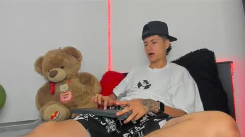 mateo_escobar online show from 25, 10, 2025