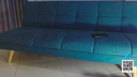 STRURIBE ON INSTAGRAM online show from 6, 10, 2025