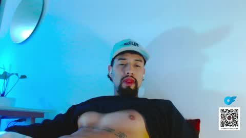 STRURIBE ON INSTAGRAM online show from 28, 10, 2025