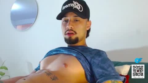 STRURIBE ON INSTAGRAM online show from 14, 12, 2025