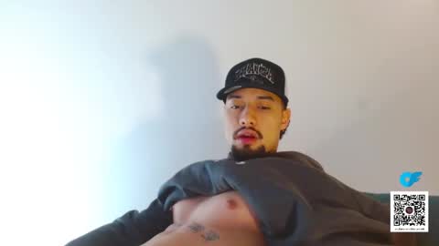 STRURIBE ON INSTAGRAM online show from 17, 12, 2025