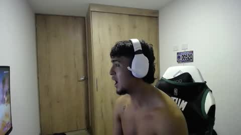 Snapshot of matias_bianco01 chatting on 29, 10, 2025 matias online show from 29, 10, 2025