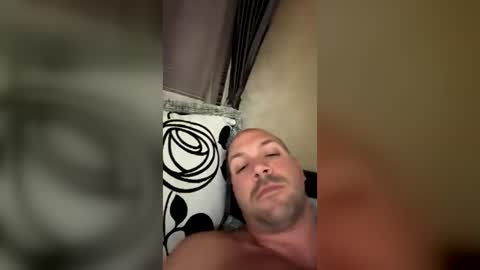 Snapshot of matteolucca chatting on 19, 7, 2026 matteolucca online show from 19, 7, 2026