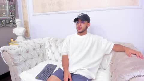 Snapshot of matteoricci_ chatting on 1, 11, 2025 MatteoRicci online show from 1, 11, 2025