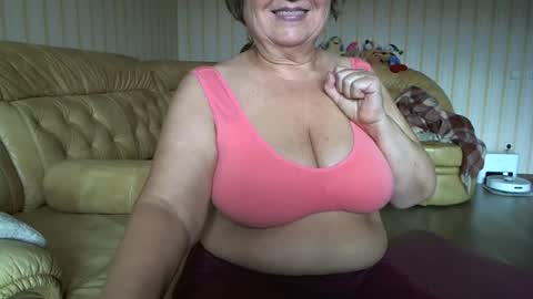 Snapshot of mature_cat chatting on 14, 7, 2026 Cat online show from 14, 7, 2026