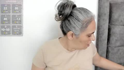 Snapshot of mature_gold chatting on 9, 9, 2025 mature_gold online show from 9, 9, 2025