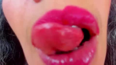 Snapshot of mature_tenderxx chatting on 28, 10, 2025 Sexy Hot Mature Sophy online show from 28, 10, 2025