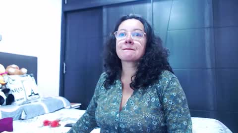 Snapshot of mature_wolf chatting on 9, 9, 2025 Sonia online show from 9, 9, 2025