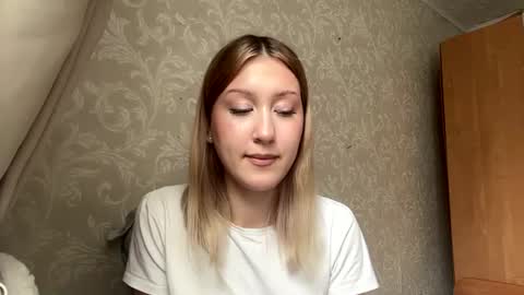 Snapshot of maudiesikes chatting on 14, 7, 2026 Mia online show from 14, 7, 2026