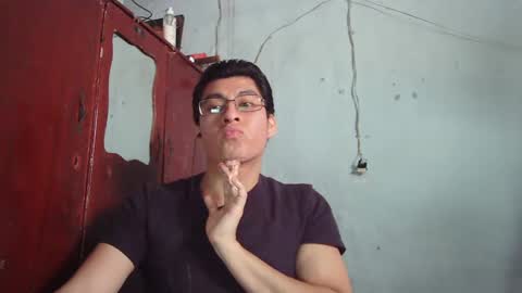 Snapshot of maurodirty chatting on 3, 12, 2024 Mauro online show from 3, 12, 2024