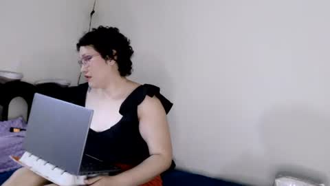 mauroluxandra online show from 15, 7, 2026