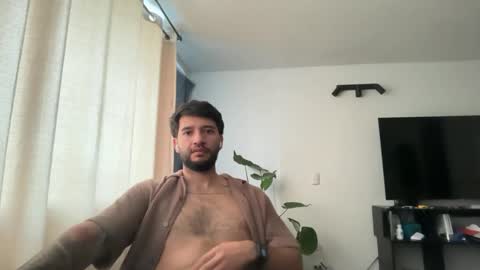 Snapshot of mauuu17 chatting on 28, 10, 2025 mauuu17 online show from 28, 10, 2025