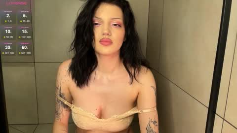 Snapshot of mavis_crystal chatting on 4, 2, 2026 Mavis online show from 4, 2, 2026