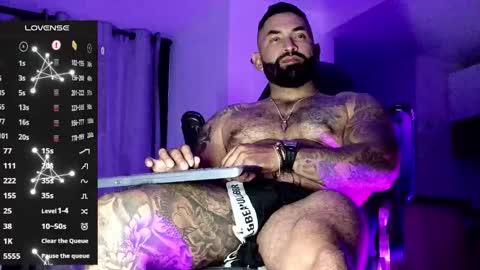 max__prada online show from 11, 2, 2026