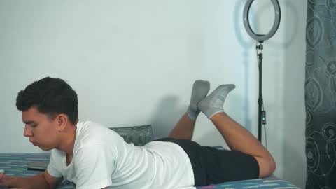 Snapshot of max_ethan5 chatting on 16, 11, 2025 Max online show from 16, 11, 2025