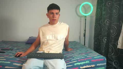 Snapshot of max_ethan5 chatting on 20, 11, 2025 Max online show from 20, 11, 2025