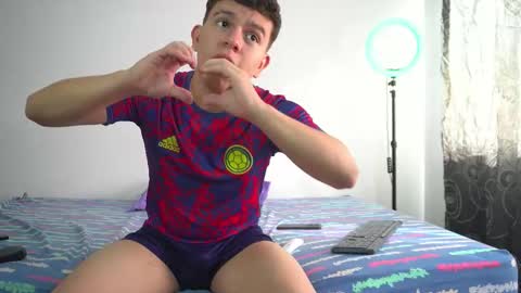 Snapshot of max_ethan5 chatting on 23, 11, 2025 Max online show from 23, 11, 2025