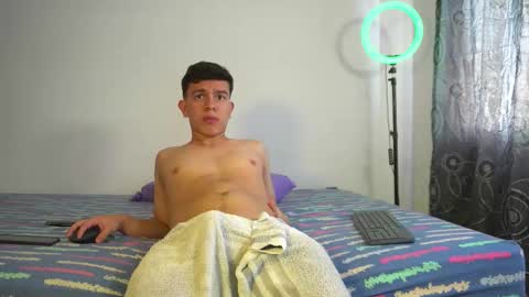 Snapshot of max_ethan5 chatting on 26, 11, 2025 Max online show from 26, 11, 2025