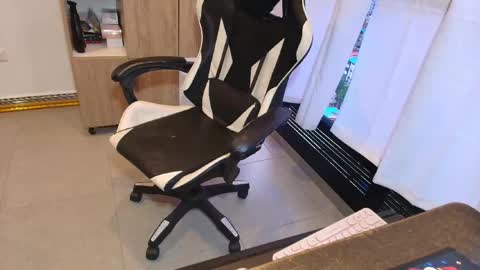 max_love25 online show from 18, 3, 2026