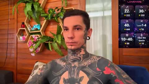 Snapshot of max_reaves chatting on 19, 12, 2024 online show from 19, 12, 2024