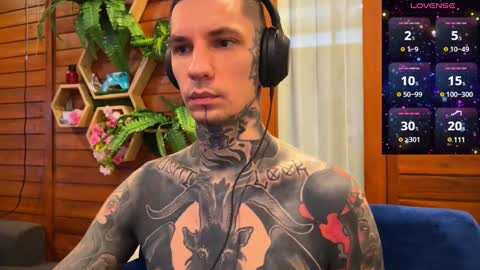 Snapshot of max_reaves chatting on 21, 12, 2024 online show from 21, 12, 2024