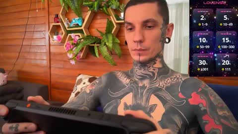 Snapshot of max_reaves chatting on 31, 12, 2024 online show from 31, 12, 2024