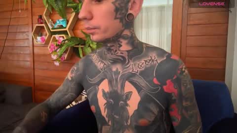 Snapshot of max_reaves chatting on 1, 1, 2025 online show from 1, 1, 2025