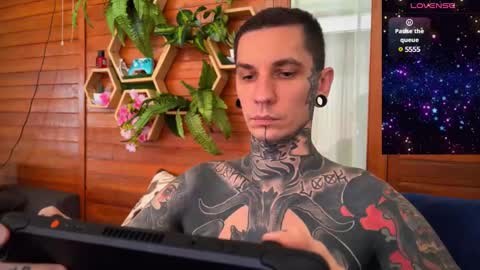 Snapshot of max_reaves chatting on 2, 1, 2025 online show from 2, 1, 2025