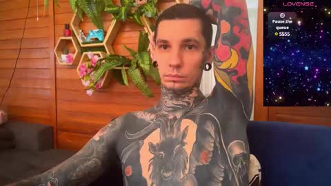 Snapshot of max_reaves chatting on 9, 1, 2025 online show from 9, 1, 2025