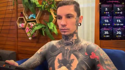 Snapshot of max_reaves chatting on 12, 1, 2025 online show from 12, 1, 2025